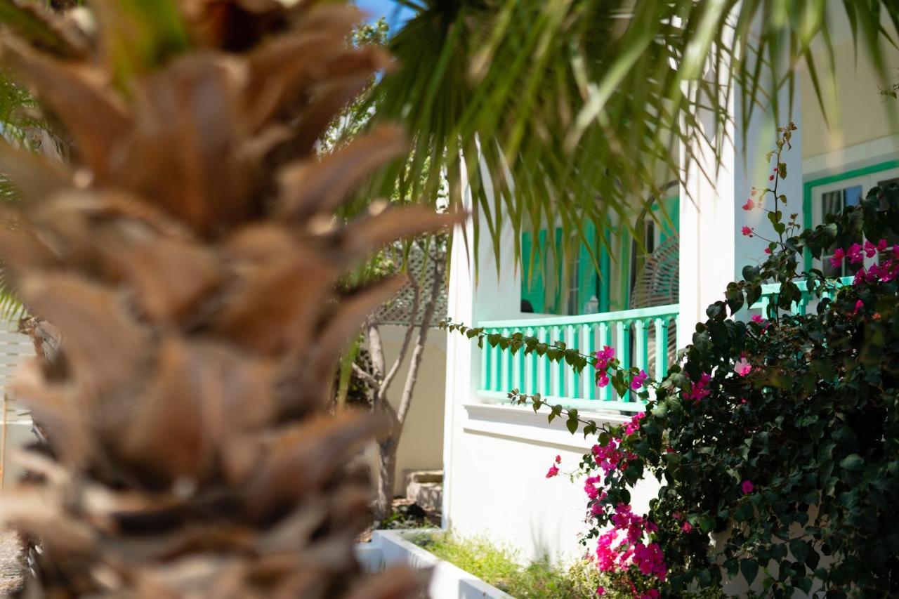 Kamari Beach Houses With Balcony And Garden Exterior foto